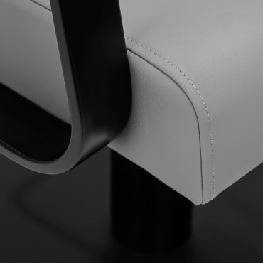 Fauteuil de coiffure Gabbiano Porto-BM noir gris — gros plan accoudoir