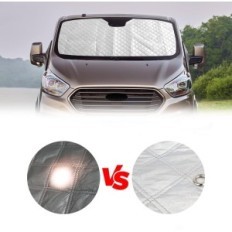 Um conjunto de cortinas internas para o carro, compatível com ford