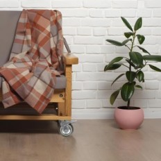 Pöörleva uyoyous kummist 200 mm aastat koos piduriga, saadaval 1000 kg