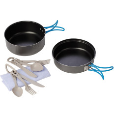 Tourist dishes with cutlery set for 2 people.