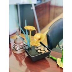 Fuente de mesa Cascada decorativa con iluminación LED