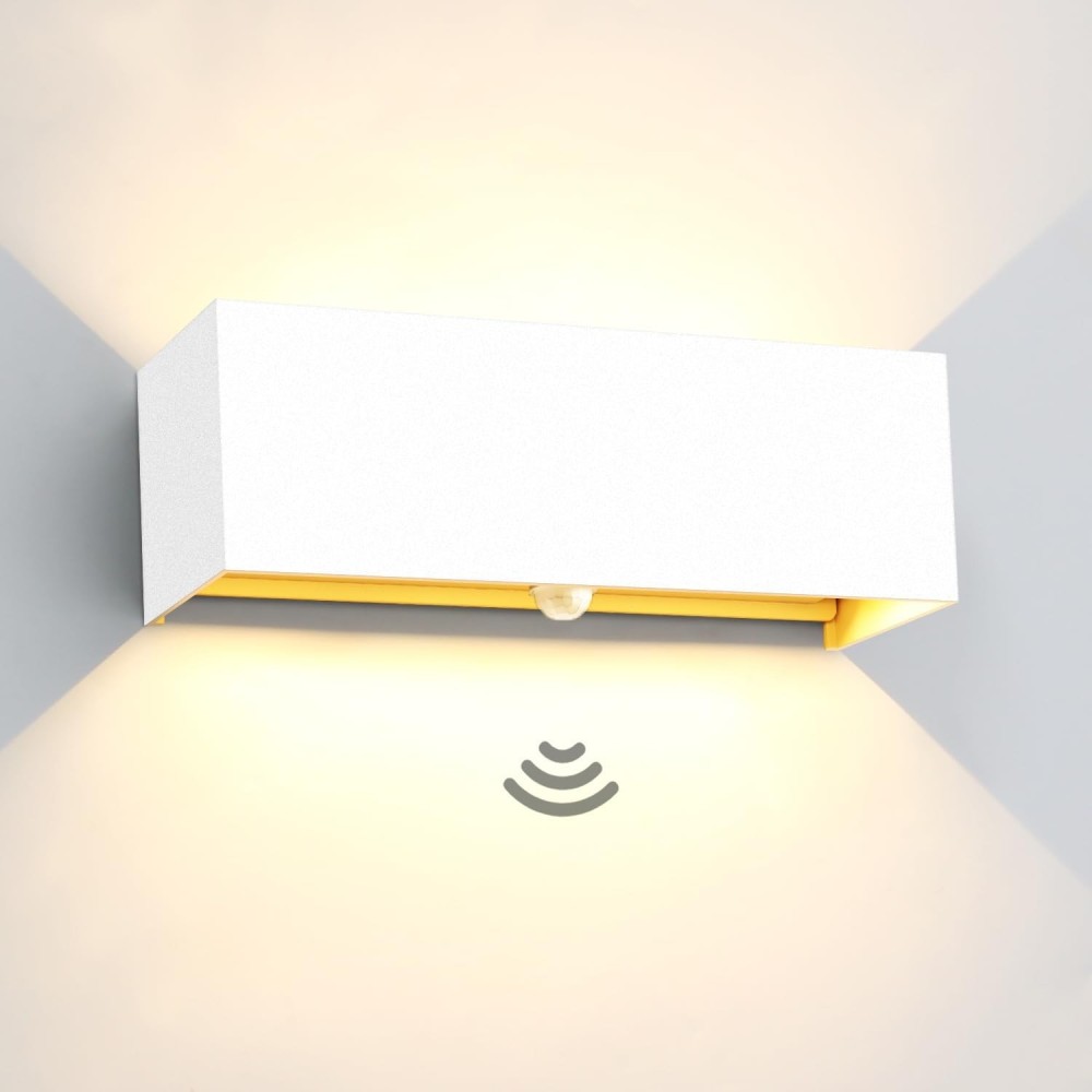 Kingwen vägglampa med 30W rörelsesensor, 3000K, IP65, vit, används