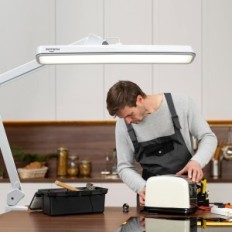 LED Bemelux desk lamp, 24 W, 2000 Lumens, 22 inches, white