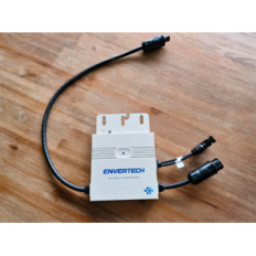 Microinwerter Envertech EVT300 pro solární systémy na balkóně