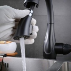 Black Kelelife battery with pull-out shower to the kitchen sink