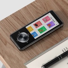 Begagnade Portable Smart Translator M9, 107 språk, Wi-Fi, Bluetooth