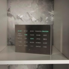 Elegant LED-ur til Build-Yous BoxClock Bureau i tysk, børstet ståludstilling