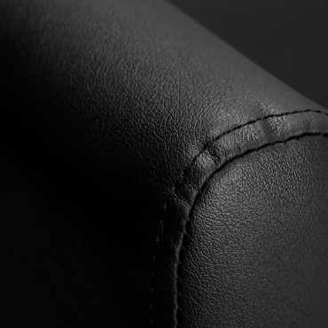 Sillón de peluquería Gabbiano Helsinki negro — detalle del reposabrazos