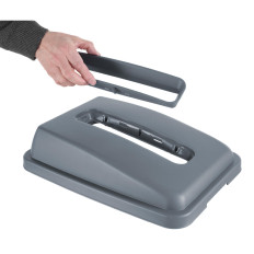 Couvercle avec ouverture rectangulaire pour conteneur de 60L.