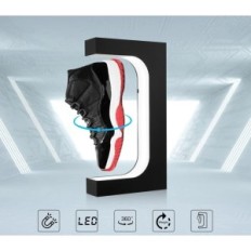 Uvehas flottando display-stand su sneakers con illuminazione a LED