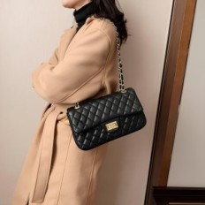 Hámozott bőr kézitáska nő Trendy elegáns válltáska dekoratív lapáttal