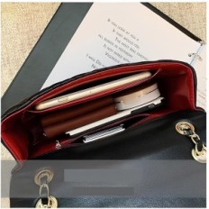 Quilted leather handbag women's trendy elegant shoulder handbag with decorative quilting