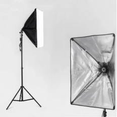 Professional Studio Light Resteq kahdella korkeudella 2,2 m