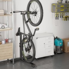 Vertikálny bicykel stojan MIMOKE MMK-05 2 ks. Nástenné držiaky na ukladanie bicyklov vertikálne, šetrí priestor