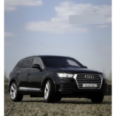 Modello metallico Audi Q7 1:32 LED luce audio leggero porte aperte