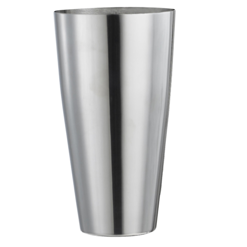 Eine Stahlbecher an einen Milchschüttler - ein Cocktail Eine Stahlbecher an einen Milchschüttler - ein Cocktail