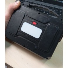 Oštećeni prijenosni Pobojak R100 100W, 99 W elektrana, s 230 V izlaz