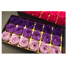 A gift set of violet soap-shaped soap-shaped roses for a gift