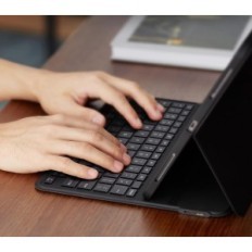 ESR Ascend Lite 6B008 billentyűzet esetében iPad Pro 11 / iPad Air 5 / 4 QWERTZ