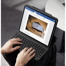 ESR Ascend Lite 6B008 billentyűzet esetében iPad Pro 11 / iPad Air 5 / 4 QWERTZ