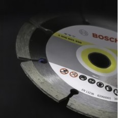 Diamond Diamond Bosch Universal 230 mm 22,23 mm til universel skæring