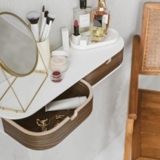 Hängendes Holz-Holz-Wand-Regal-Valiai mit 2 Schubladen (BIAŁA / WALNUT)