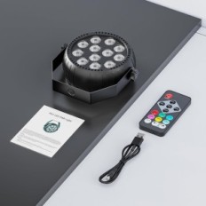 Bezdrátová mini RGB LED světlomety, baterie Použijte 4 ks.