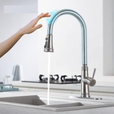 Rubinetto tattile Arrisea per lavello da cucina, batterie da cucina tattile