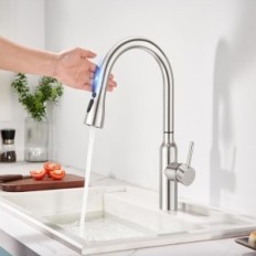 Misturador de cozinha crea usado com um sensor de toque retirado