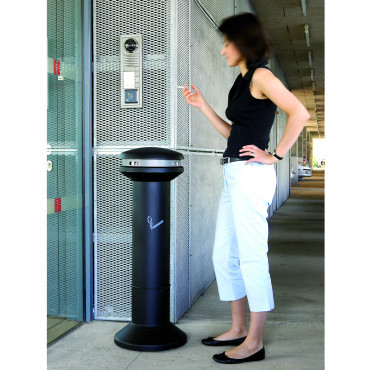 Ανεξάρτητο τασάκι. Εξωτερικό μαύρο με ένα δοχείο 15L