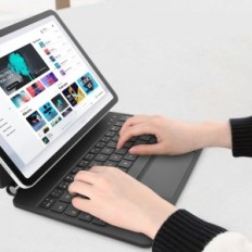 Juhtum iPad Pro 10,9 / 11 RII HL128 Hispaania klaviatuur Taustvalgustuse ja TrackPad QWERTY