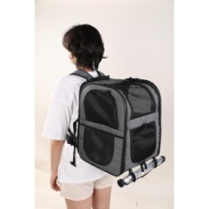 Mochila de transporte plegable para perro y gato gris suave extendido