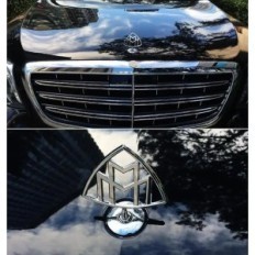 Emblem Maybach na avtomobilski maski. Dekorativni žig. Srebrni pogled