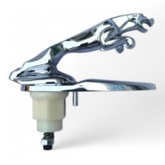 Emblema jaguar cromowany na máscara - vista de carro de selo decorativo