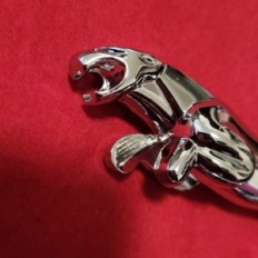 Emblem Jaguar Chromowany ant kaukės - Dekoratyvinis antspaudas Automobilių regėjimas