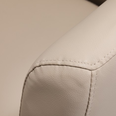 Kapperstoel Gabbiano Monaco beige — detail armleuning