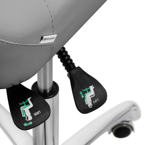 Giovanni 1005 pedikűr szék szürke, állítható magasságú és ergonomikus háttámlás — közeli kép a vezérlőkről