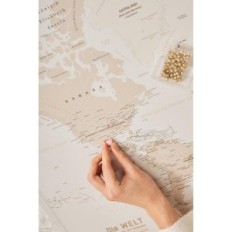 Mappa del mondo su tela con un array di sughero per il bordo di 60x40cm