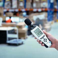Medidor de som digital. Decicômetro 30-130 dB