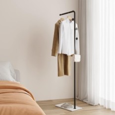 Loftsplus seisoo ripustin 170 cm musta metalli, jossa on 3 koukkujä