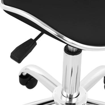 Silla cosmética sobre ruedas con respaldo negro de Munich