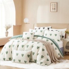 Cama de flanela 135x200 4 peças Covebett branco com corações verdes
