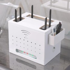 Router Box og Catekro Modem med White Cables Management