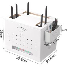 Maršrutētāja kaste un Catekro modems ar baltu kabeļu pārvaldību
