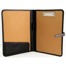 Usou a pasta de couro A4 nodo com um clipe