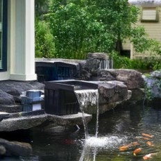 Cascade d'occasion pour le bilage d'eau avec pompe 4500L / h. Fontaine de jardin