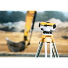 Optical leveler self-leveling with a tripod and patch - Magnification 24x Wed. 36 mm