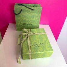 Zsák és doboz Gucci zöld karton számlázott szalag 165x65x125mm