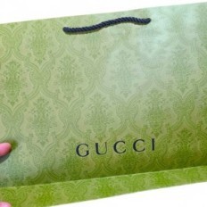 Gucci 32,5x28x9 cm zelená s tlustým papírem se silnými rukojetí