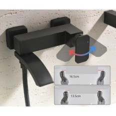 Černá vana vana Baitje se sprchovým koutem a výstavní headset